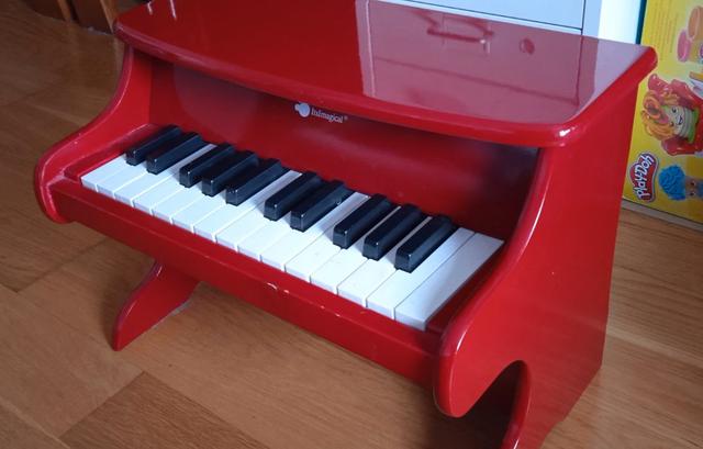 Piano infantil madera