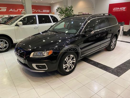 VOLVO - XC70 2.4 D4 AWD MOMENTUM