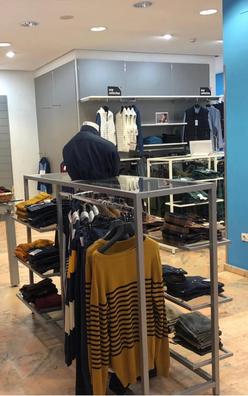 Percheros para Tiendas de Ropa  Muebles para colgar ropa, Colgadores de  ropa, Muebles para tienda