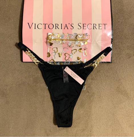 Tanga Victoria's Secret rosa fúcsia em segunda mão durante 13 EUR em  Viladecans na WALLAPOP