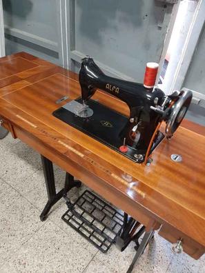 Milanuncios - Mesa mÁquina de coser madera castaÑo