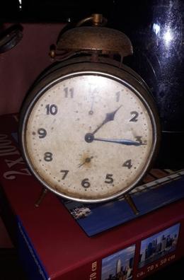 Reloj despertador vintage antiguo grande con campanas