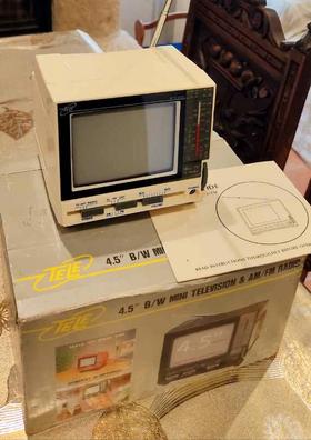 La radio digital de DVD portátil pequeño televisor de pantalla plana de TV  de bolsillo Mini - China Mini TV y mini portátil televisor portátil precio