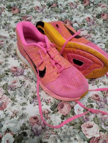 Milanuncios deportivas mujer Nike fucsia y amarillo