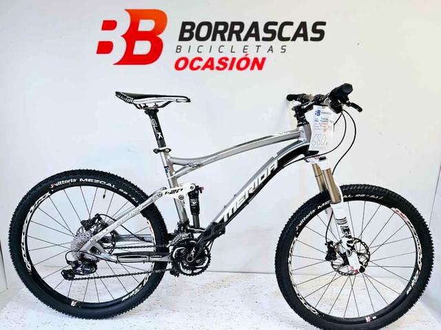 Bicicleta merida doble discount suspension