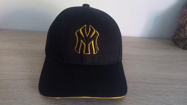 Milanuncios - Gorra negra mujer