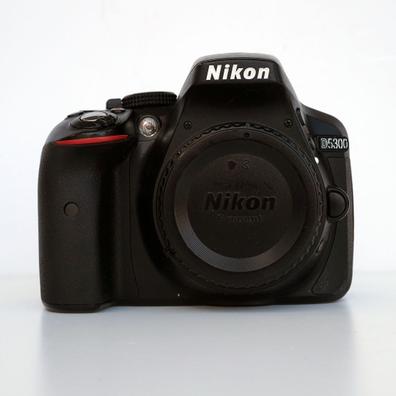 Nikon D5300 24.2 MP CMOS Cámara digital SLR con Wi-Fi incorporado y cuerpo  GPS solamente (negro)