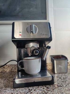 Delonghi Cafetera Espresso EC685W Plateado