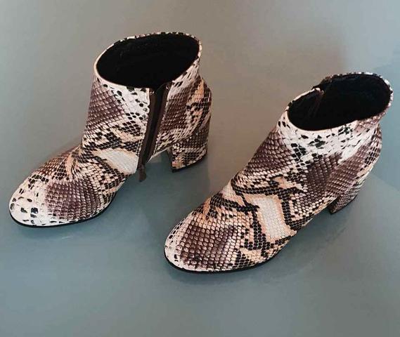 Botines animal print online serpiente