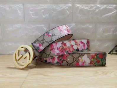 Cinturon flores Moda complementos de segunda mano barata | Milanuncios