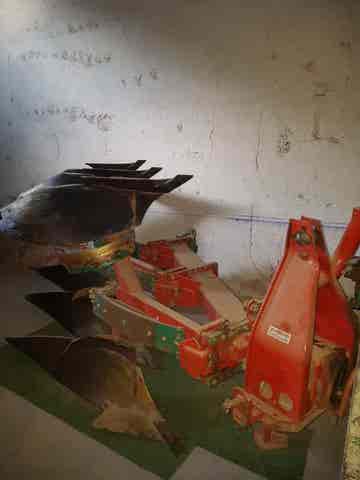 milanuncios-arado-trisurco-kverneland-de-ballesta