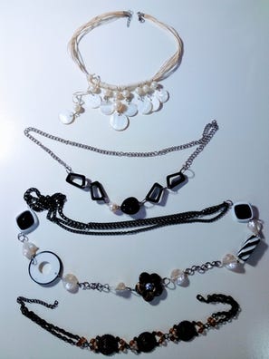 Joyas y bisutería de mano barata en Sevilla | Milanuncios