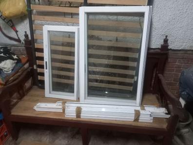 VENTANA ALUMINIO CORREDERA CON PALILLERIA Y PERSIANA BLANCA 100X115CM