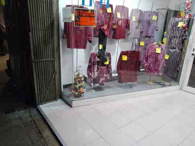 Compra, venta y traspasos de tiendas de ropa moda en Alfarras | Milanuncios