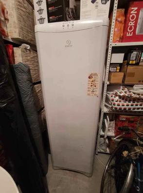 Congelador vertical Indesit UI6 F1T W1 - UI6 F1T W1