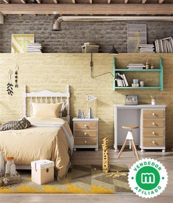 Dormitorio de matrimonio fabricado en madera y acabado lacado compuesto por  cabecero, mesitas, escritorio y espejo