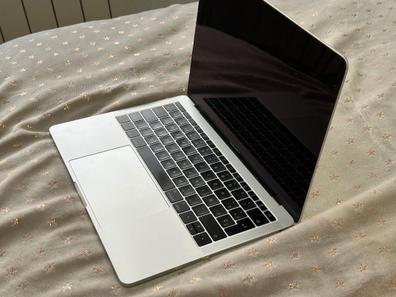 Si esta Navidad te han regalado un MacBook, cinco accesorios muy