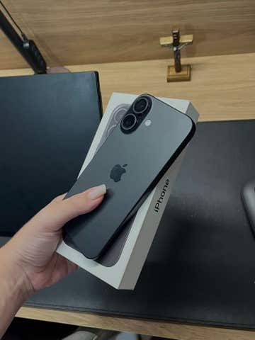 iPhone 16