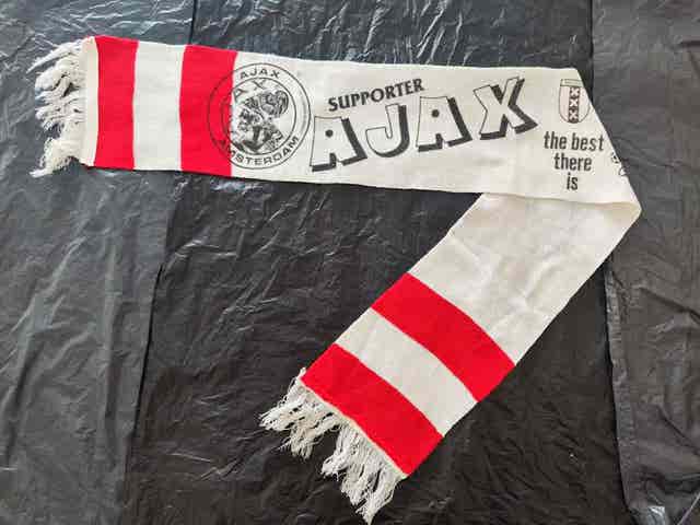 BUFANDA ANTIGUA SERIGRAFIADA DEL SEVILLA F.C MAS DE 40 DE