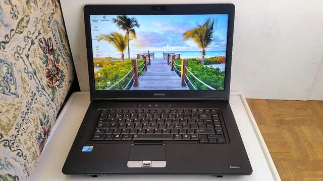 Milanuncios PORTÁTIL TOSHIBA i5,PUERTO SERIE,WEBCAM,