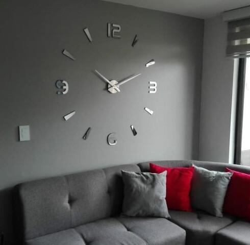 Reloj de Pared Grande Plateado Culturismo – Frikimanes