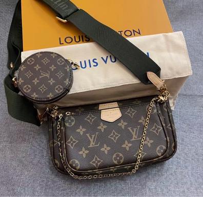 Clienta regala a trabajadora bolsa Louis Vuitton; era imitación