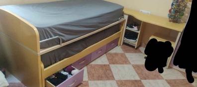 Habitación juvenil con cama alta, escritorio extraíble y armario rincón de  gran capacidad. - Tocamadera