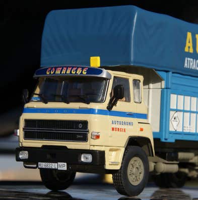 Miniature Camion Dodge 42/16 – Attractions De Fête Hnos. González – Salvat 1/43 (Neuf)