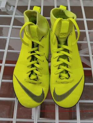 Con Material Reciclado Vestidos Con Cola De Pavo Real Plumas