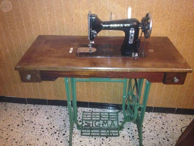 Máquina de coser con mesa Sigma