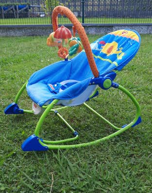 Mecedora bebe y columpios de bebé de segunda mano baratos | Milanuncios