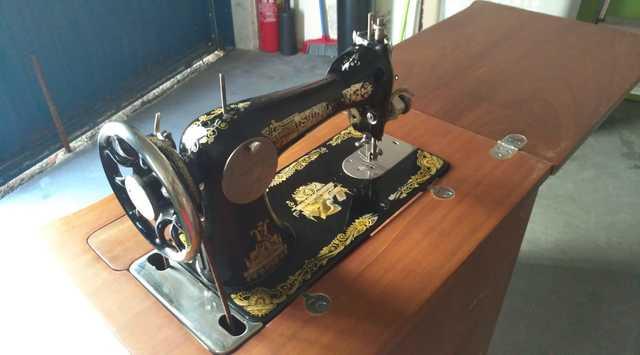 Milanuncios - Singer maquina coser con mueble