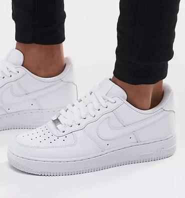 Nike air force one negras Ropa, zapatos y moda de hombre de segunda mano  barata