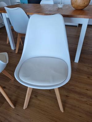 Juego de comedor completo, la mesa 6 sillas y vitrina todo en perfecto  estado como nuevo for Sale in Miami, FL - OfferUp