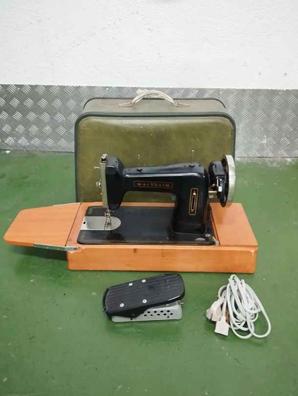 Funda maquina de coser de segunda mano por 34 EUR en Barcelona en