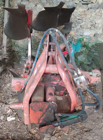 milanuncios-arado-kverneland-trisurco