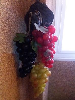 Copas de vino con figura de racimo de uvas, copa de globo, vino