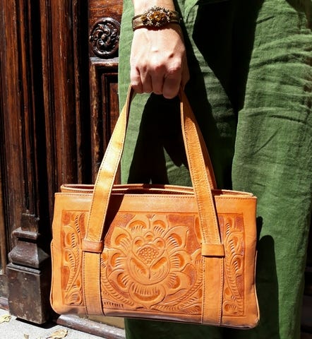 Bolso cuero repujado vintage