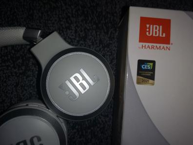 JBL Salto de resistencia: auriculares inalámbricos deportivos, Bluetooth  con micrófono, impermeable, batería de hasta 8 horas, funda de carga y  carga
