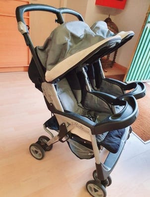 Silla gemelar Ropa, artículos bebé de segunda mano | Milanuncios