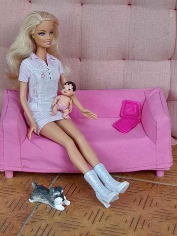 Barbie teniendo un online bebé