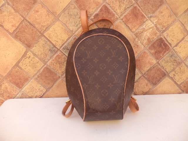 Milanuncios - Mochila Louis Vuitton con correa Nueva