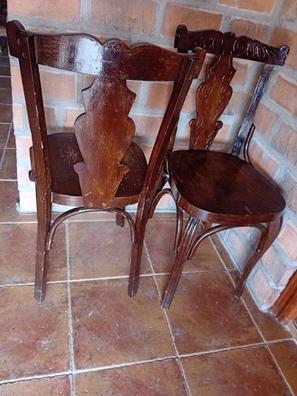 Silla clasica colonial respaldo barrotes asiento tapizado