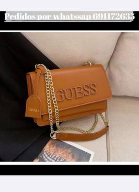 Bolso Guess de segunda mano por 35 EUR en Castellar del Vallès en