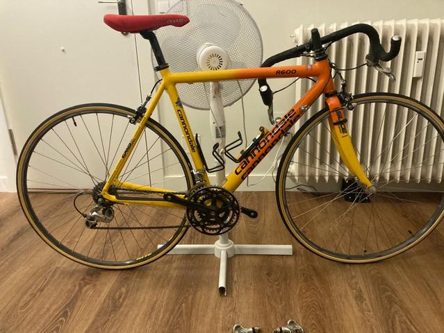 Bicicleta carretera amarilla hot sale