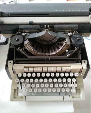 Olivetti Linea 98 Typewriter Vintage. Maquina De Escribir. Funciona 100 %