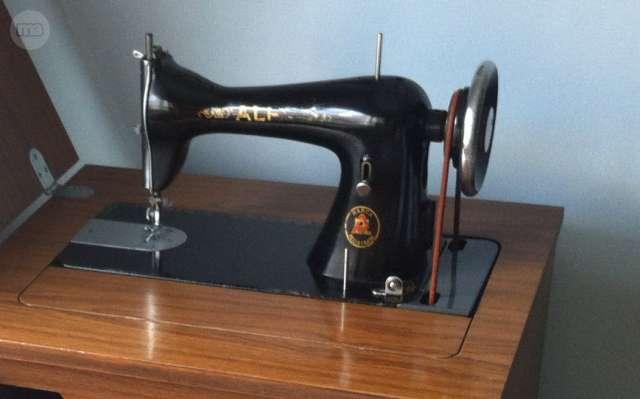 Rechazado Visualizar Tregua Milanuncios - Maquina de coser antigua Marca Alfa