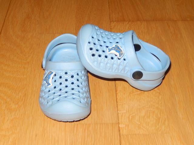 Milanuncios - Chanclas crocs bebé niño niña Talla 19