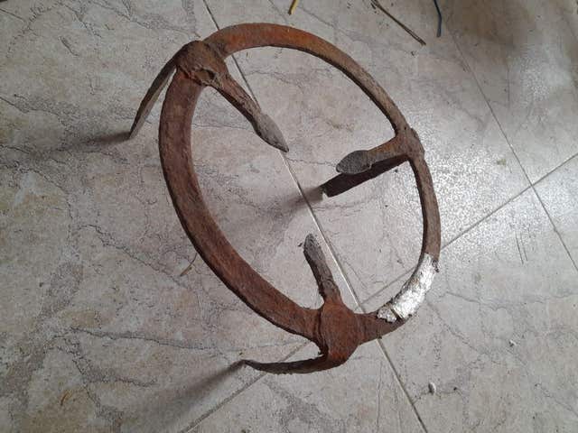 Milanuncios - Trébede antigua de forja