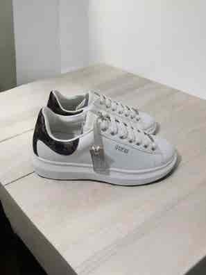 Guess Luchia, Zapatillas Mujer, Negro/Multicolor, 40 EU